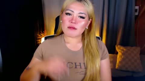 Snapshot of venus_colly chatting on July 2026 04:37:02 AM I am Colly Your mystery girl online show from July 2026 04:37:02 AM