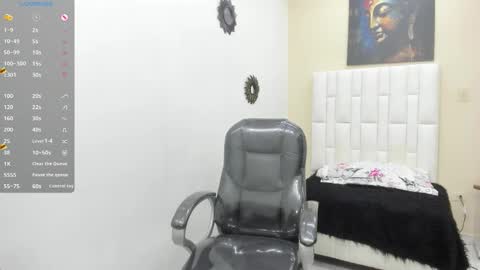 Venus Cortez  online show from November 2025 06:07:01 PM