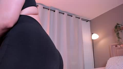 venus_reid online show from September 2025 04:22:01 AM