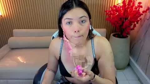 Snapshot of venus_velvet_tp chatting on April 2026 02:08:01 PM Venus online show from April 2026 02:08:01 PM