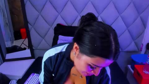 Venusowen  online show from January 2026 01:38:02 PM