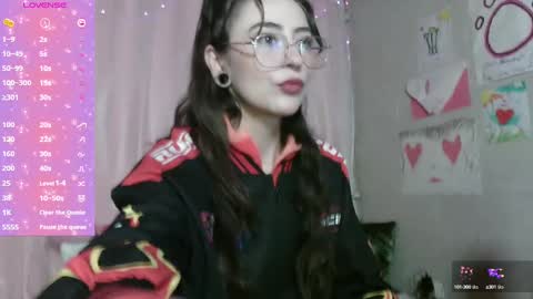 Snapshot of venuzxx chatting on February 2025 01:30:01 PM . . online show from February 2025 01:30:01 PM
