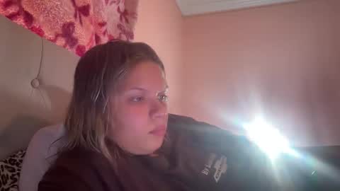 Snapshot of veranikimi chatting on June 2026 10:21:01 PM veranikimi online show from June 2026 10:21:01 PM