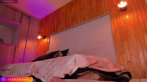 veraswan1 online show from December 2024 02:12:02 AM