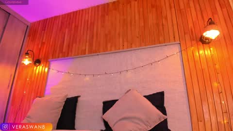 veraswan1 online show from December 2024 11:49:02 PM