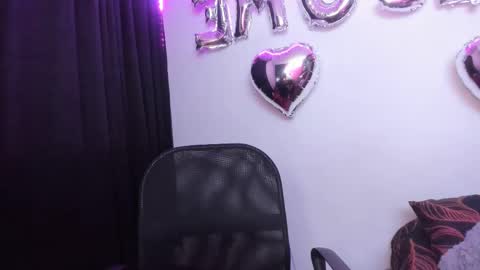  karolina online show from February 2025 06:33:01 AM