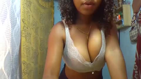 verolla31 online show from January 2025 02:19:01 PM