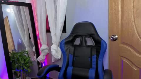 veronica_118 online show from April 2026 02:00:02 AM