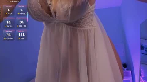  VERONICA  FOLLOW ME  online show from November 2025 11:13:01 AM