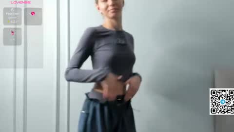 Snapshot of veronica_burns chatting on July 2026 10:13:01 AM Anny online show from July 2026 10:13:01 AM