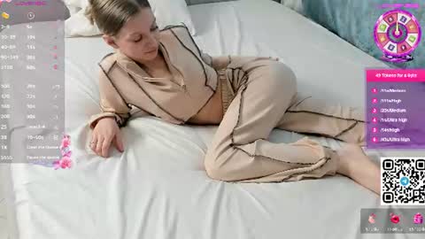 Snapshot of veronica_burns chatting on August 2026 11:34:01 AM Anny online show from August 2026 11:34:01 AM
