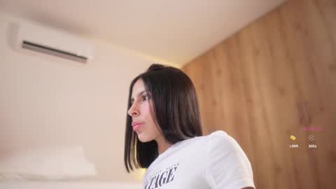 Snapshot of veronica_mendez1 chatting on January 2026 03:49:02 PM Veronica online show from January 2026 03:49:02 PM