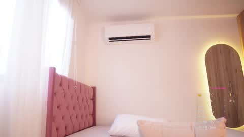 Snapshot of veronica_mendez1 chatting on February 2026 03:48:02 PM Veronica online show from February 2026 03:48:02 PM