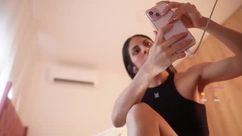 Snapshot of veronica_mendez1 chatting on February 2026 03:10:01 PM Veronica online show from February 2026 03:10:01 PM