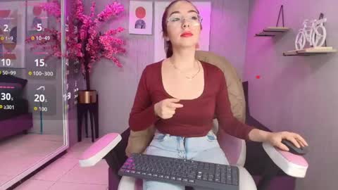 Snapshot of veronica_miiller chatting on May 2026 07:43:01 PM veronica online show from May 2026 07:43:01 PM
