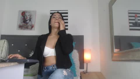 Snapshot of veronica_santanaa chatting on May 2026 06:15:02 PM Veronica online show from May 2026 06:15:02 PM
