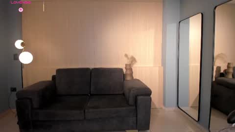 Snapshot of veronicablue1 chatting on August 2026 09:44:02 AM Vero online show from August 2026 09:44:02 AM