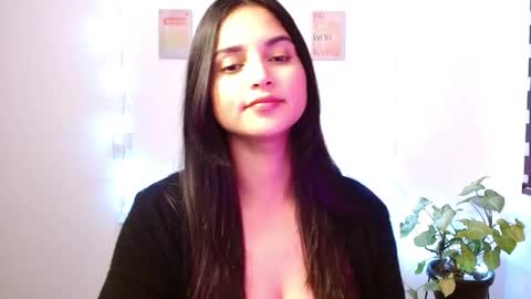 Snapshot of veronicafire2 chatting on November 2025 02:43:02 AM VeronicaFire online show from November 2025 02:43:02 AM