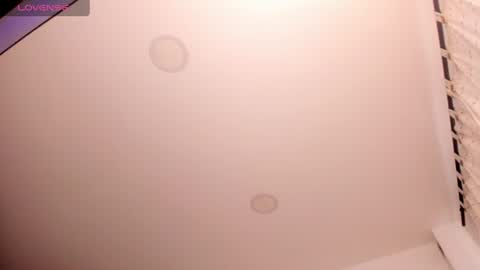 Snapshot of veronicagilss chatting on July 2026 10:04:01 PM Veronica Gills online show from July 2026 10:04:01 PM