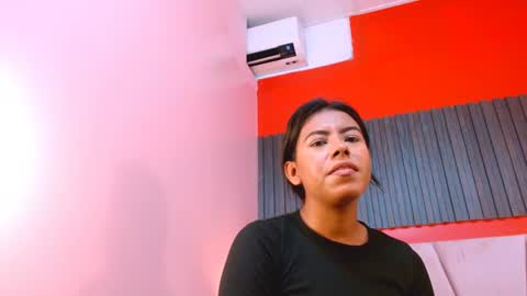 Veronica Robles online show from June 2026 07:00:02 PM
