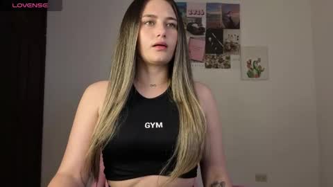 Snapshot of veronika__winslow_ chatting on May 2026 06:40:02 AM Vero online show from May 2026 06:40:02 AM