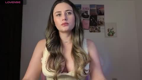 Snapshot of veronika__winslow_ chatting on May 2026 05:14:01 AM Vero online show from May 2026 05:14:01 AM