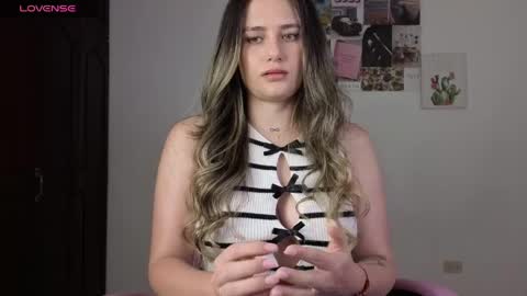 Snapshot of veronika__winslow_ chatting on May 2026 05:58:02 AM Vero online show from May 2026 05:58:02 AM