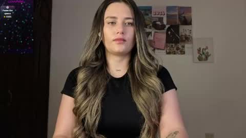 Snapshot of veronika__winslow_ chatting on June 2026 05:22:01 AM Vero online show from June 2026 05:22:01 AM