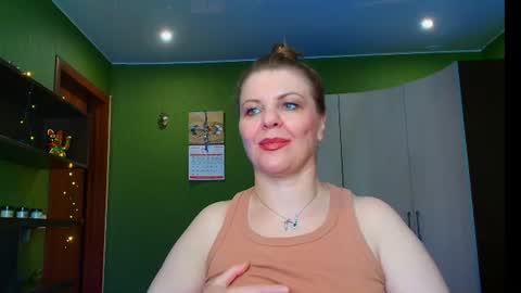 Snapshot of veronikawgold chatting on June 2026 01:43:01 PM VeronikawGold online show from June 2026 01:43:01 PM