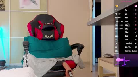 Snapshot of vers_gay chatting on October 2025 12:36:02 PM Ethan online show from October 2025 12:36:02 PM