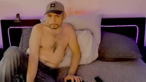 VersPig7 online show from February 2025 11:47:02 PM