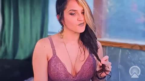 Snapshot of verucasal chatting on January 2026 10:04:01 PM Mistress VeraSal online show from January 2026 10:04:01 PM