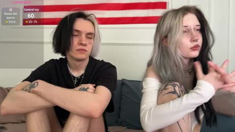 Snapshot of veryraretwins chatting on March 2026 04:23:01 AM veryraretwins online show from March 2026 04:23:01 AM