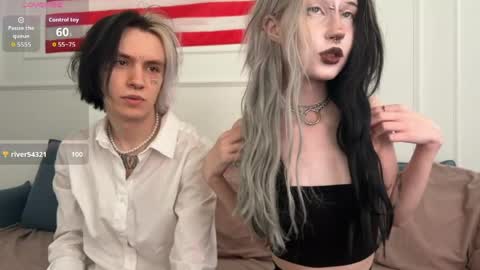 Snapshot of veryraretwins chatting on April 2026 02:32:01 AM veryraretwins online show from April 2026 02:32:01 AM