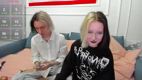 veryraretwins online show from May 2026 07:33:02 PM