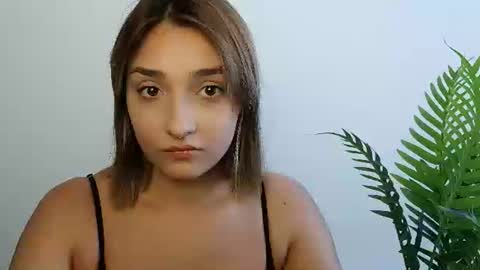 Snapshot of veryveryshygirl chatting on July 2026 11:27:02 AM Ana online show from July 2026 11:27:02 AM