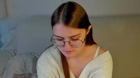 Snapshot of veta_cute chatting on May 2026 12:24:01 PM Emma Sofa online show from May 2026 12:24:01 PM