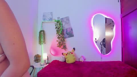 Snapshot of vexa_rosie chatting on May 2026 05:16:02 AM hi im vexa online show from May 2026 05:16:02 AM