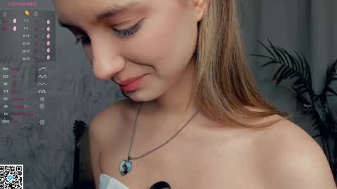 Mikky online show from December 2024 11:28:01 PM