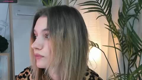 Mikky online show from March 2025 11:07:01 AM