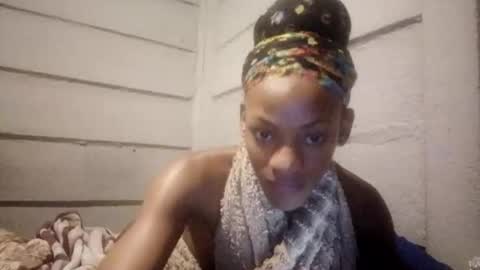 Snapshot of vibeswithcaramel chatting on November 2025 07:37:01 PM vibeswithcaramel online show from November 2025 07:37:01 PM