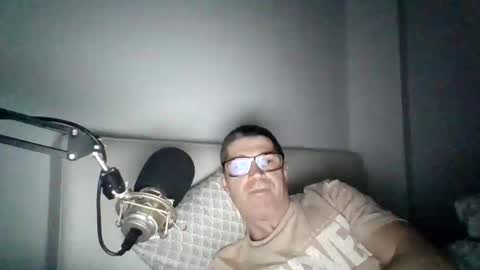 vibratorul89 online show from November 2025 09:20:01 PM