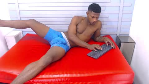 Vicent  online show from December 2024 10:06:01 PM