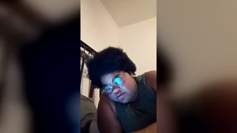 Snapshot of vickiryder56 chatting on August 2026 03:23:02 AM vickiryder56 online show from August 2026 03:23:02 AM
