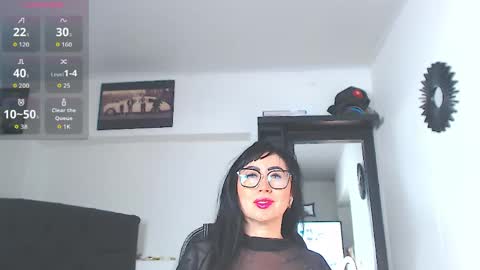 Snapshot of vicky_hotmilf chatting on May 2026 08:33:01 AM Vicky online show from May 2026 08:33:01 AM