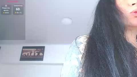 Snapshot of vicky_hotmilf chatting on May 2026 10:22:01 AM Vicky online show from May 2026 10:22:01 AM