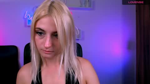Snapshot of vicky_kim chatting on July 2026 07:16:01 PM vicky_kim online show from July 2026 07:16:01 PM