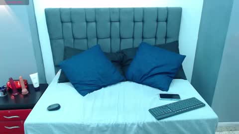 Vicky online show from February 2025 09:04:01 PM