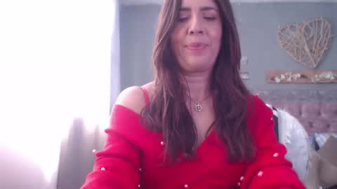 Snapshot of victoria25_meester chatting on December 2024 03:43:02 PM Hi guys Im victoria Be the one who can control me in PVT online show from December 2024 03:43:02 PM