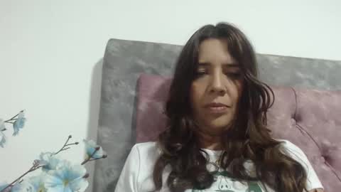Snapshot of victoria25_meester chatting on January 2025 10:45:01 PM Hi guys Im victoria Be the one who can control me in PVT online show from January 2025 10:45:01 PM